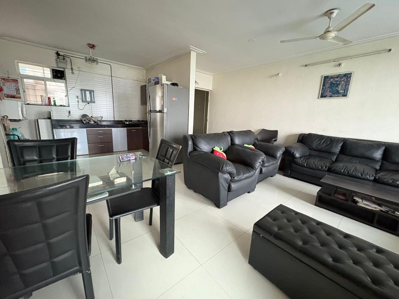 2 BHK resale flat in Comfort Zone