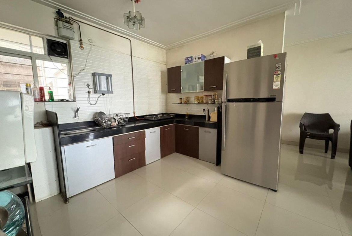 2 BHK resale flat in Comfort Zone