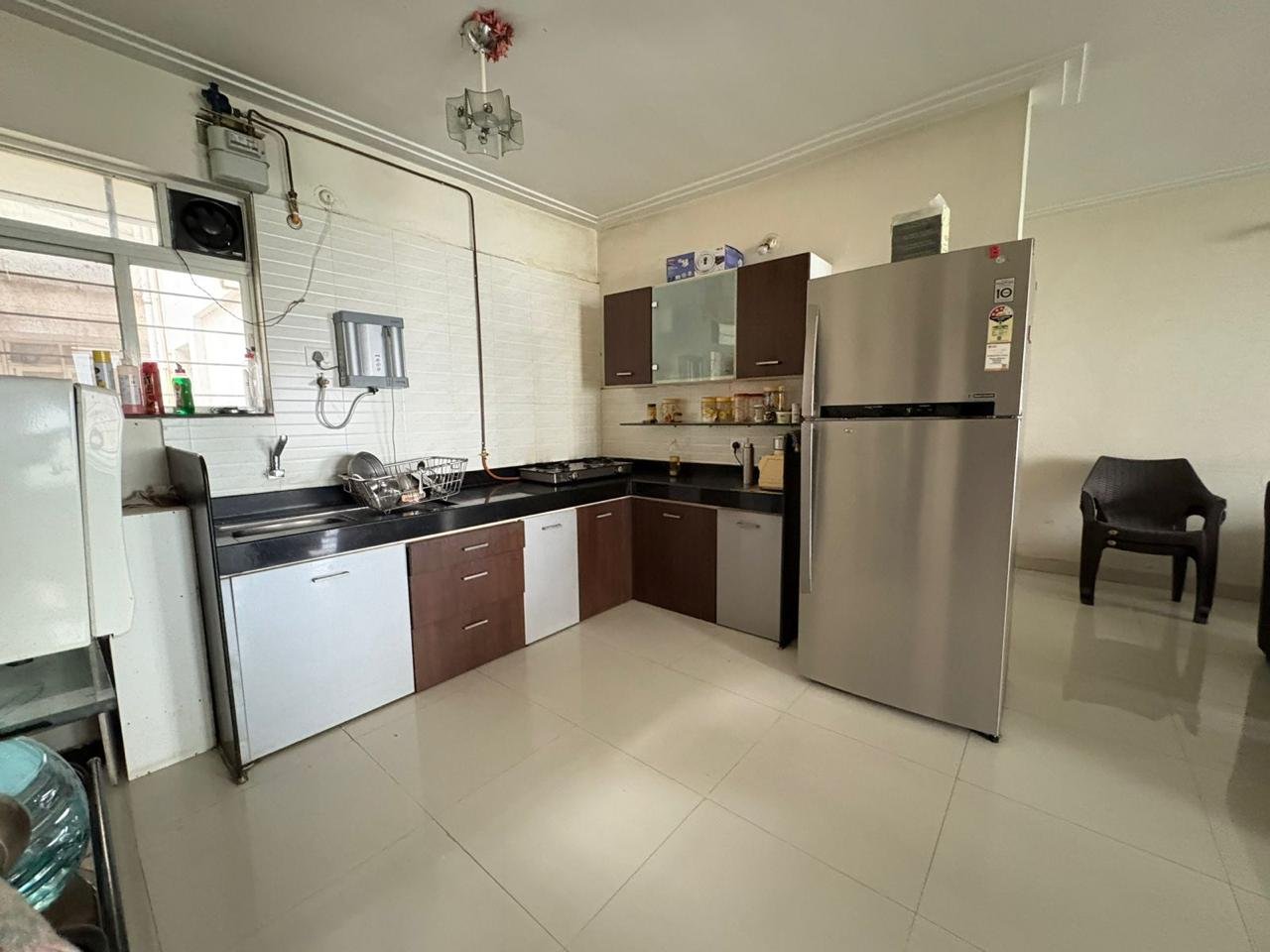 2 BHK resale flat in Comfort Zone