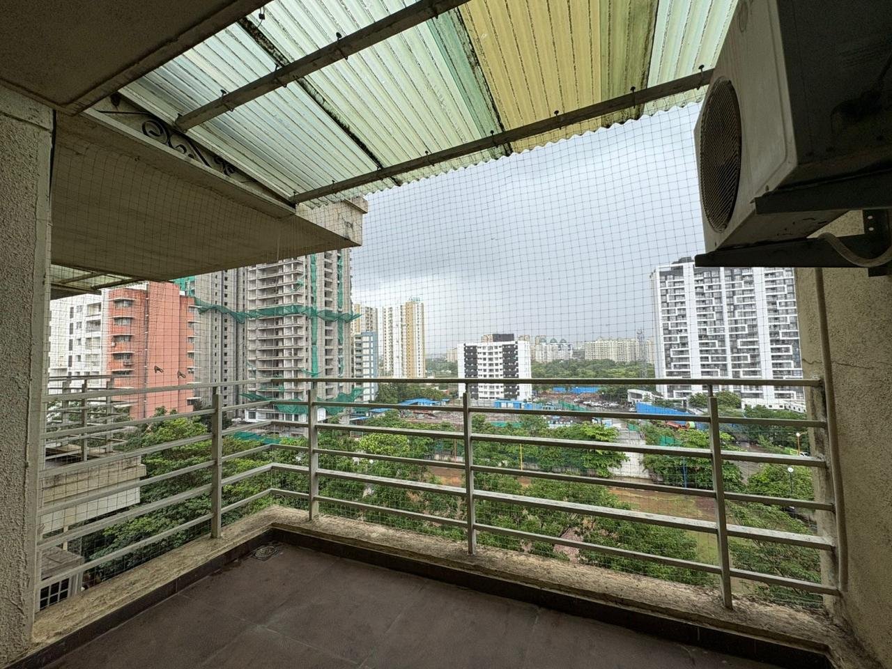 2 BHK resale flat in Comfort Zone