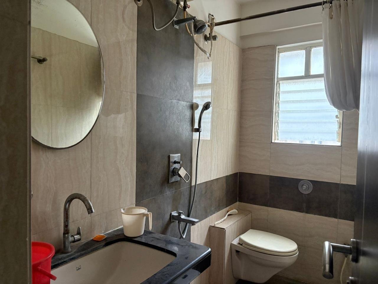 2 BHK resale flat in Comfort Zone