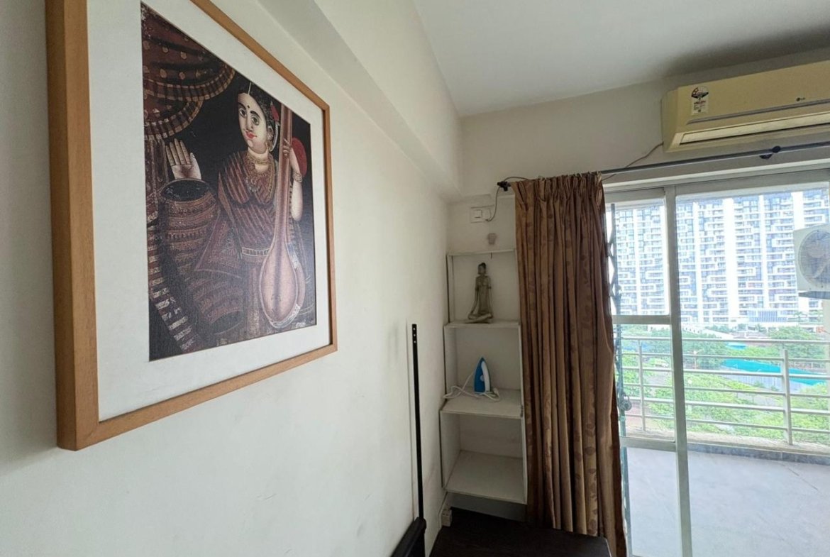 2 BHK resale flat in Comfort Zone