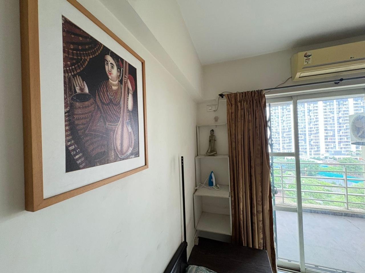 2 BHK resale flat in Comfort Zone
